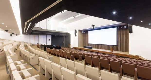 Salgados Palace & Congress Center