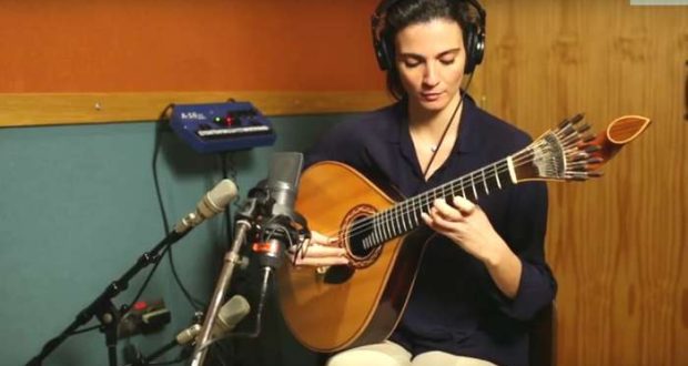 Álbum de estreia da guitarrista Marta Pereira da Costa
