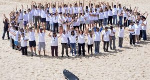 Mercedes-Benz promove ação na Praia Grande