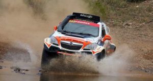 Nuno Matos e Filipe Serra na luta pelo título Nacional TT