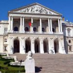 Teresa Caeiro acusa Governo de discriminar o Algarve