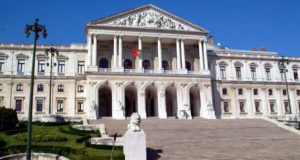 Deputados da AR vão ouvir propostas de crianças e Jovens