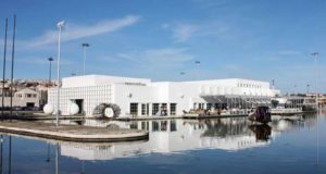 Claudia Clemente apresenta novo Livro "A Preto e Branco"