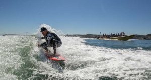 Garrett McNamara surfou a onda mais longa no Tejo