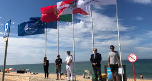 Bandeiras Azuis hasteadas nas Praias de Faro