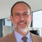 Má postura no trabalho aumenta o risco de lombalgia