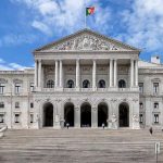 A violência não está na moda na Assembleia da República