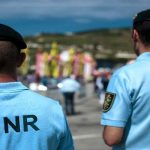 Detenções e encerramento de negócios por desobediência