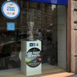 Troféu da Liga Europa exposto na Baixa do Porto