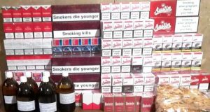 Tabaco e bebidas apreendidos por fraude tributária