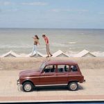 A Renaul celebra este ano, o 60º aniversário da mítica 4L, ícone da cultura Pop Francesa, que rodou em mais de 100 países e que durante trinta anos, produziu e vendeu mais de oito milhões de unidades.