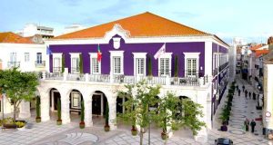 A Câmara de Setúbal reforça apoios às escolas