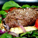 Os Portugueses que estão a tirar a carne do prato