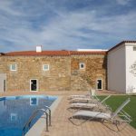 Cerca Design House um refúgio em Donas no Fundão