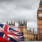 Governo britânico prepara orçamento com subida de impostos