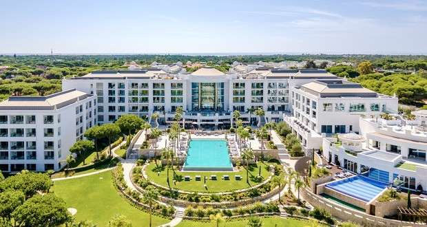 Conrad Algarve premiado no Forbes Travel Guide 2025