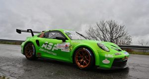 Pilotos e Máquinas à chuva na Rampa Porca de Murça