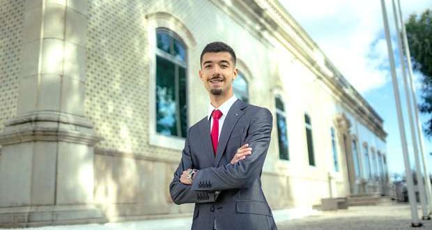 Emblema não compra a identidade dos universitários de Olhão